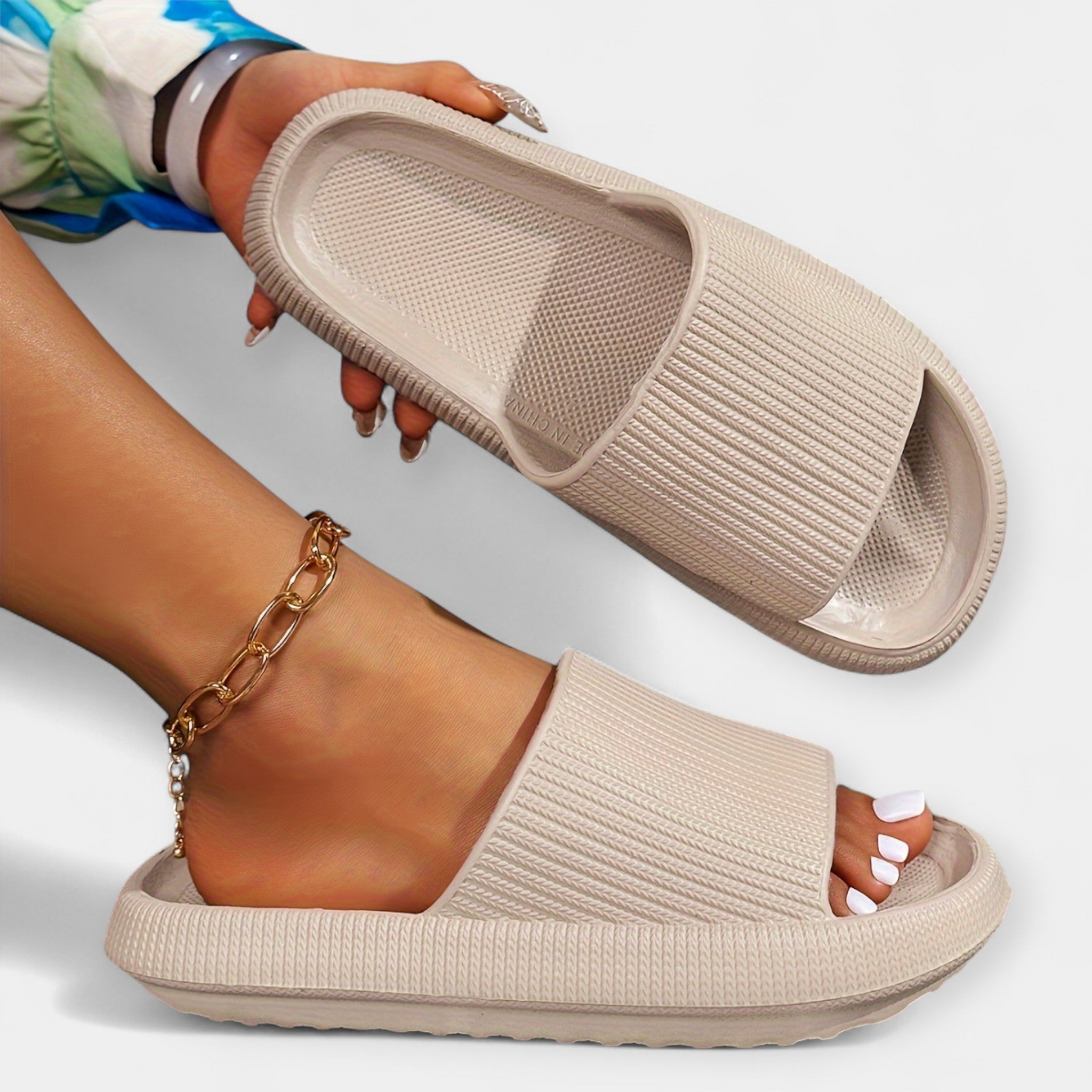 Copati za dom in plažo