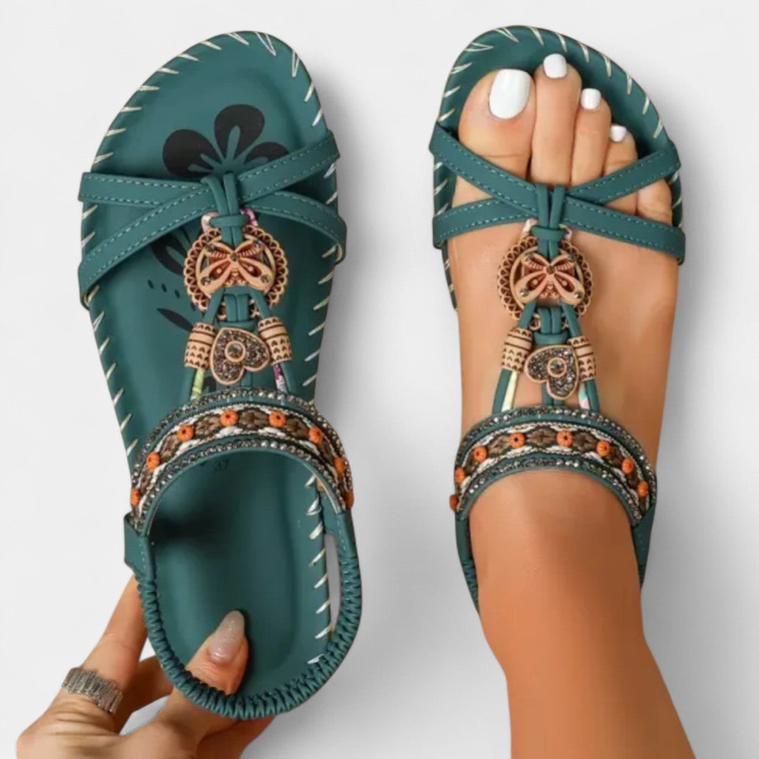 Ariadna - Ortopedske sandale, ki združujejo udobje in brezčasno eleganco